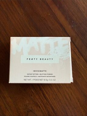 FENTY BEAUTY Invisimatte Setting + Blotting Powder — 01 universal - new!